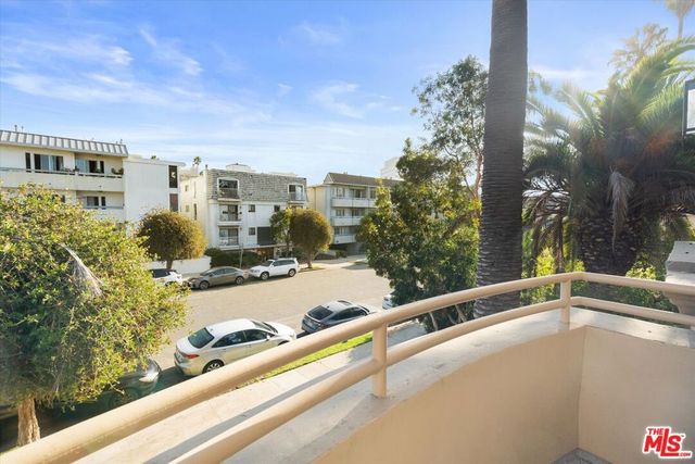 1032 3rd Street 101, Santa Monica, CA 90403