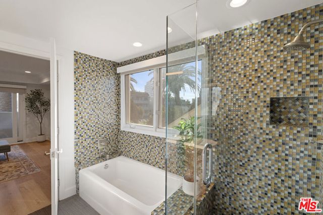 1032 3rd Street 101, Santa Monica, CA 90403