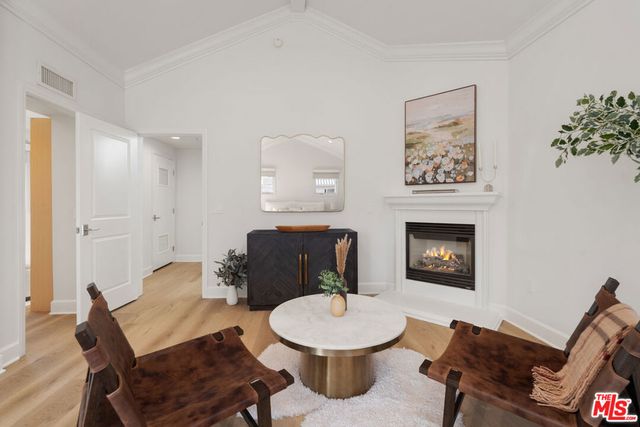 1032 3rd Street 101, Santa Monica, CA 90403