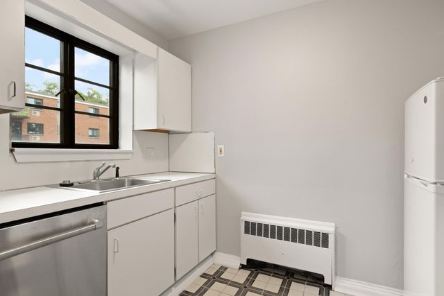 75 Strathmore Rd 6A, Boston, MA 02135