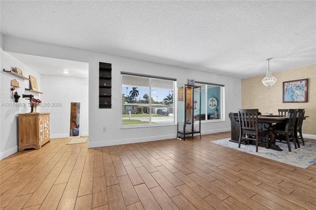9341 SW 56th St, Cooper City, FL 33328
