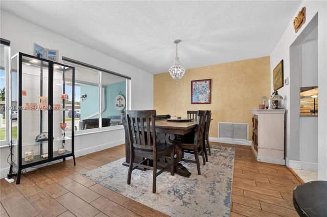 9341 SW 56th St, Cooper City, FL 33328