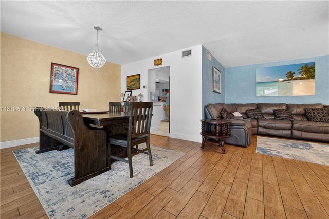 9341 SW 56th St, Cooper City, FL 33328