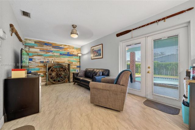 9341 SW 56th St, Cooper City, FL 33328