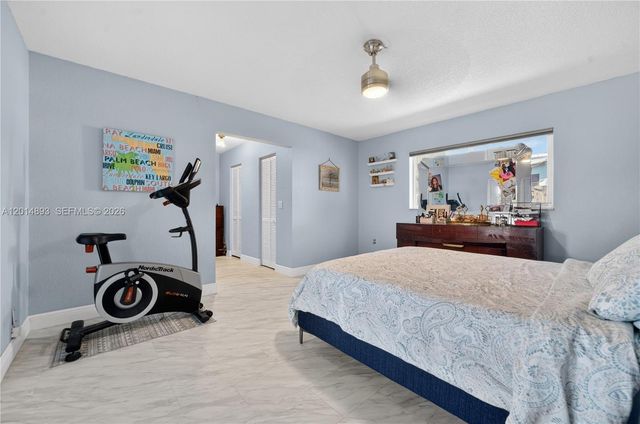9341 SW 56th St, Cooper City, FL 33328
