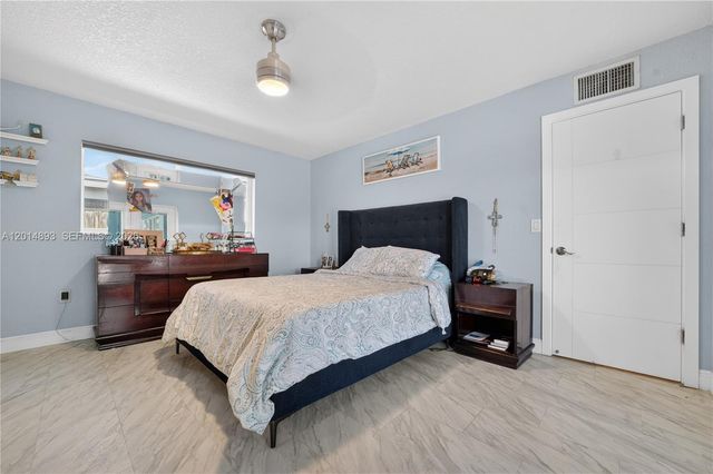 9341 SW 56th St, Cooper City, FL 33328