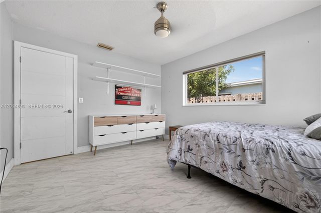 9341 SW 56th St, Cooper City, FL 33328
