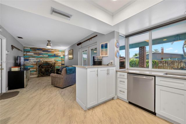 9341 SW 56th St, Cooper City, FL 33328