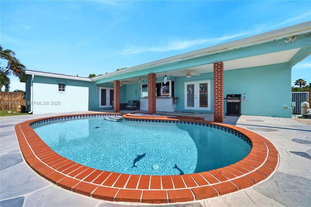 9341 SW 56th St, Cooper City, FL 33328