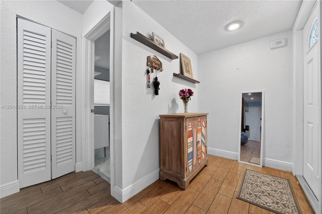 9341 SW 56th St, Cooper City, FL 33328