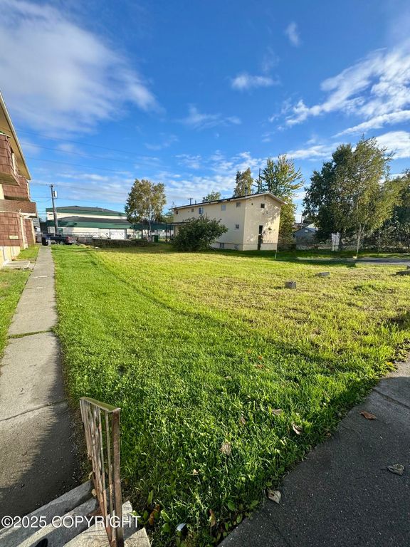 837 E 11th Avenue, Anchorage, AK 99501