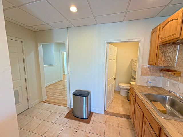 130 W 8th St 3, Boston, MA 02127