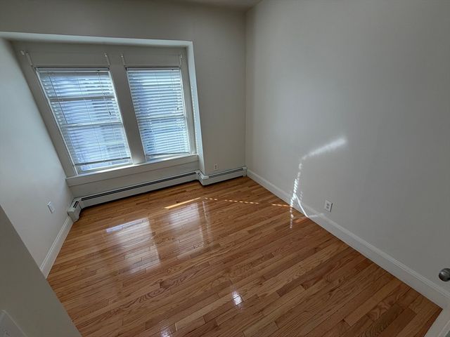 130 W 8th St 3, Boston, MA 02127