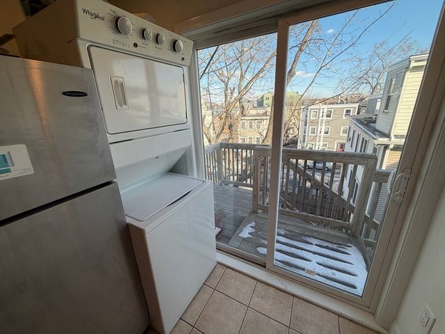 130 W 8th St 3, Boston, MA 02127