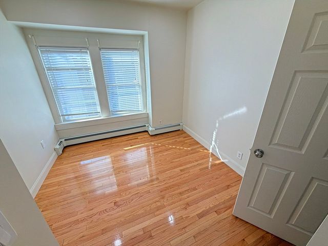 130 W 8th St 3, Boston, MA 02127