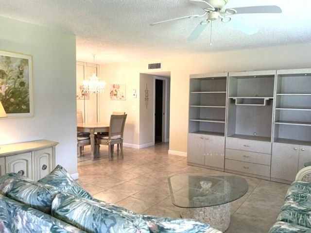 1152 Circle Drive D, Delray Beach, FL 33445