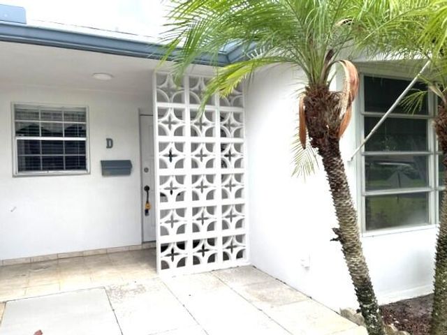 1152 Circle Drive D, Delray Beach, FL 33445