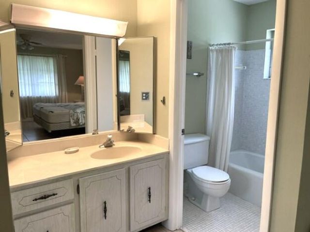 1152 Circle Drive D, Delray Beach, FL 33445