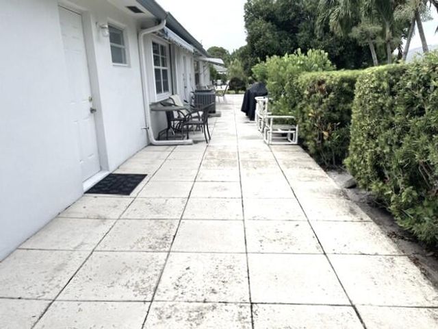 1152 Circle Drive D, Delray Beach, FL 33445