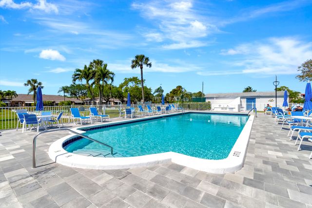 1152 Circle Drive D, Delray Beach, FL 33445