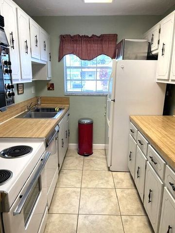1152 Circle Drive D, Delray Beach, FL 33445