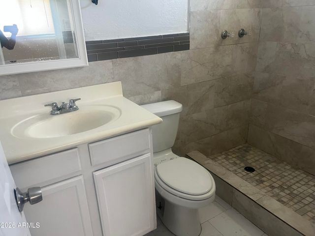 5501 W CAMPBELL Avenue, Phoenix, AZ 85031