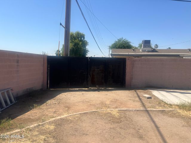 5501 W CAMPBELL Avenue, Phoenix, AZ 85031