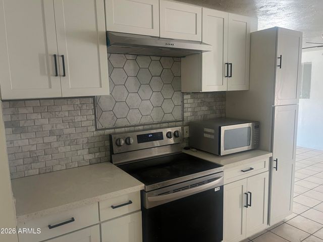 5501 W CAMPBELL Avenue, Phoenix, AZ 85031