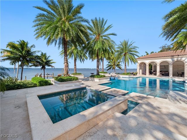 1240 Coconut DR, Fort Myers, FL 33901