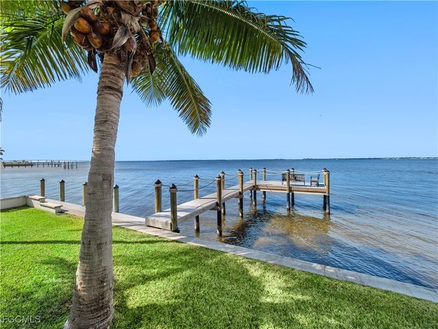 1240 Coconut DR, Fort Myers, FL 33901