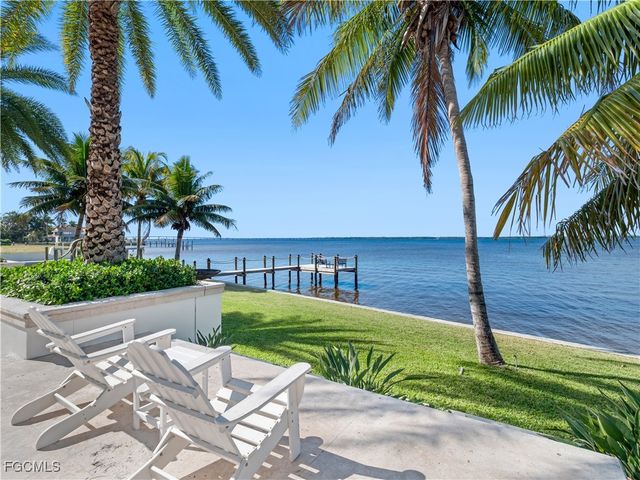1240 Coconut DR, Fort Myers, FL 33901