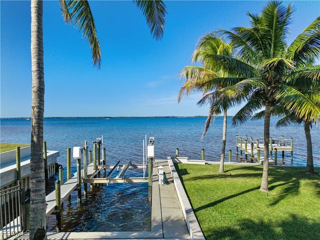 1240 Coconut DR, Fort Myers, FL 33901