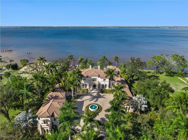 1240 Coconut DR, Fort Myers, FL 33901