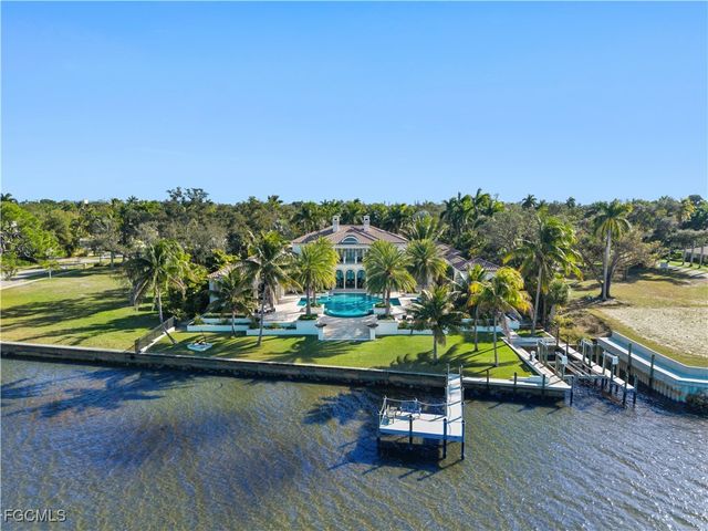 1240 Coconut DR, Fort Myers, FL 33901