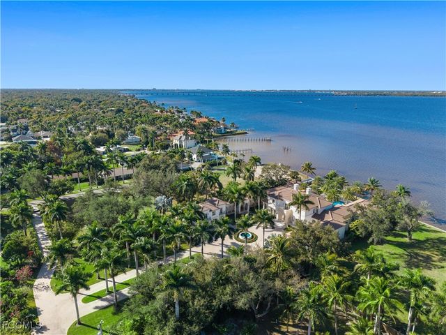 1240 Coconut DR, Fort Myers, FL 33901
