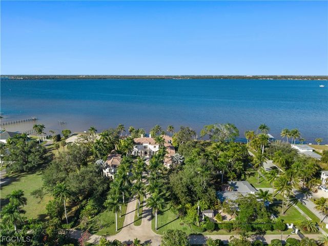 1240 Coconut DR, Fort Myers, FL 33901
