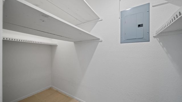 8405 Wilcrest Drive 2211, Houston, TX 77072