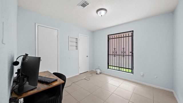 8405 Wilcrest Drive 2211, Houston, TX 77072