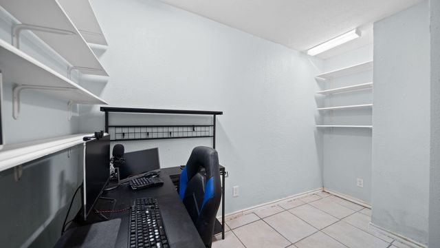 8405 Wilcrest Drive 2211, Houston, TX 77072