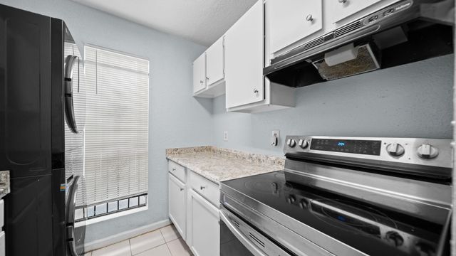 8405 Wilcrest Drive 2211, Houston, TX 77072