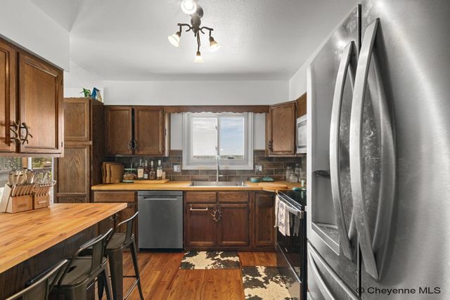 3158 BLUFF PL, Cheyenne, WY 82009