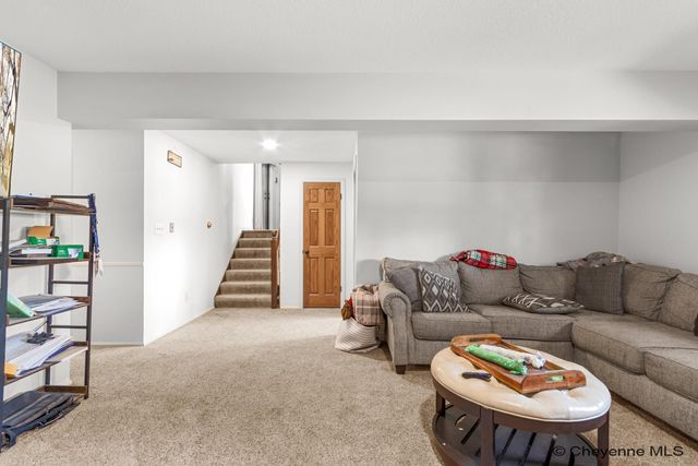 3158 BLUFF PL, Cheyenne, WY 82009