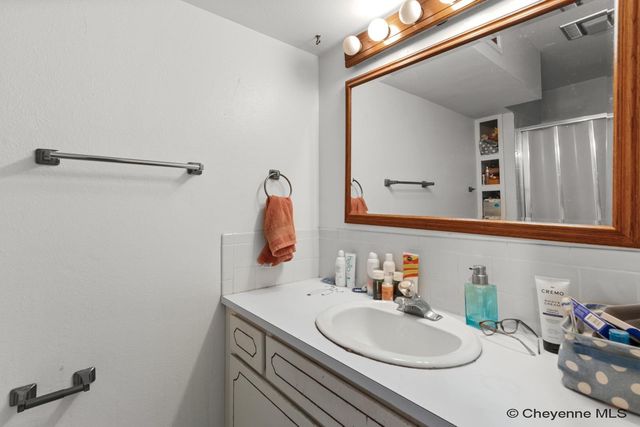 3158 BLUFF PL, Cheyenne, WY 82009