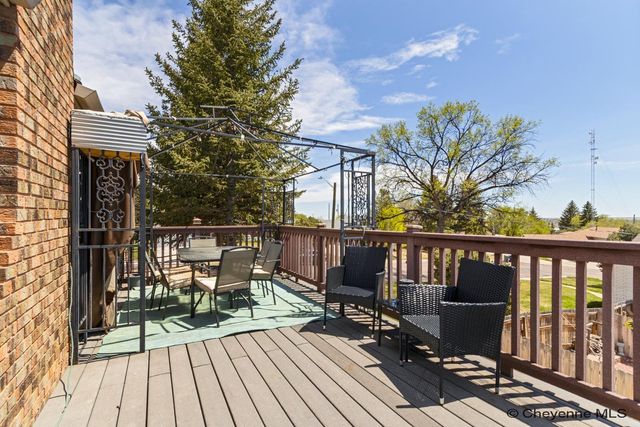 3158 BLUFF PL, Cheyenne, WY 82009