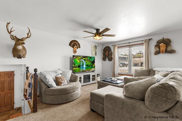 3158 BLUFF PL, Cheyenne, WY 82009