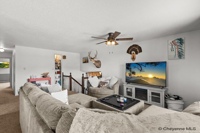 3158 BLUFF PL, Cheyenne, WY 82009