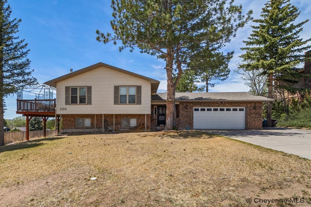3158 BLUFF PL, Cheyenne, WY 82009