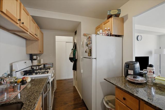 3950 N Lake Shore Drive 2103A, Chicago, IL 60613