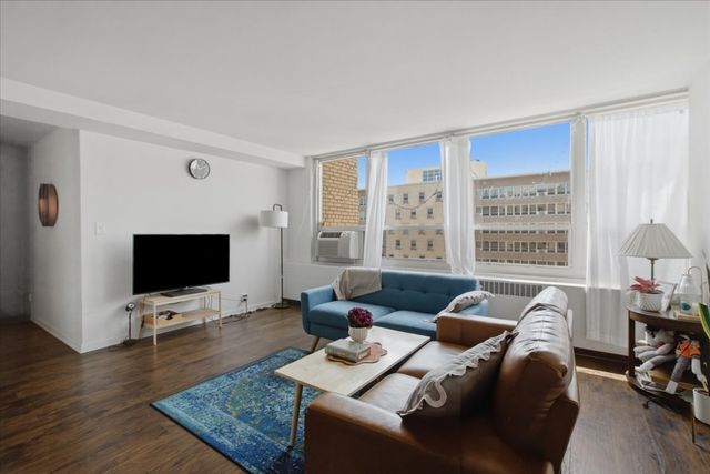 3950 N Lake Shore Drive 2103A, Chicago, IL 60613