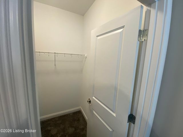 7515 Pavilion Park Rd, Louisville, KY 40214